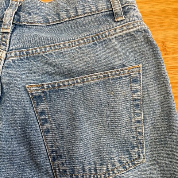 TOPSHOP ROLL CUFF HIGH RISE DENIM MOM SHORTS - Picture 6 of 8